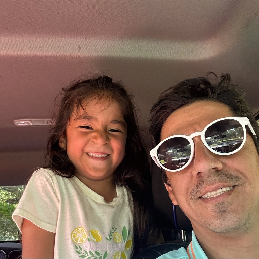 Meet your Posher, Javier